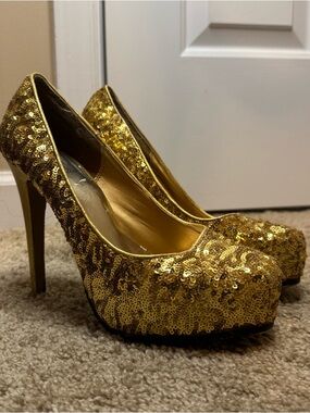 Gold Sequin Platform High Heels - Women's Evening Pumps